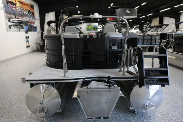 Slide: The Image of South Bay 224 RS 2.75 Hybrid Arch 2026 - 7