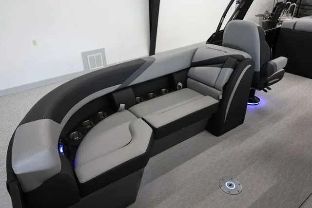 Slide: The Image of South Bay 224 RS 2.75 Hybrid Arch 2026 - 9