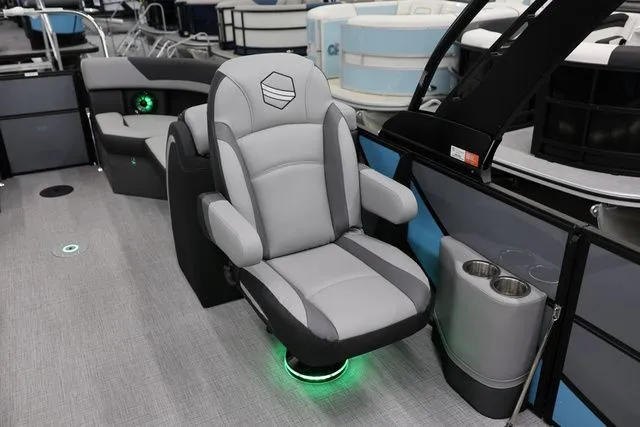 Slide: The Image of South Bay 224 RS 2.75 Hybrid Arch 2026 - 15