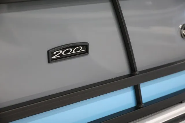 Slide: The Image of South Bay 224 RS 2.75 Hybrid Arch 2026 - 22