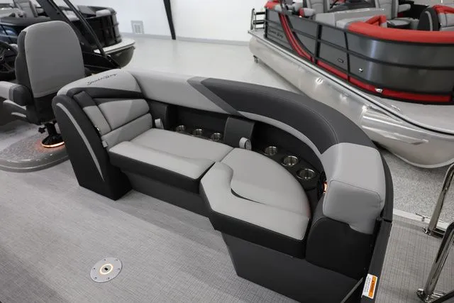 Slide: The Image of South Bay 224 RS 2.75 Hybrid Arch 2026 - 9