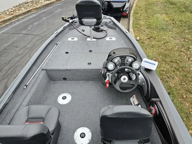 Slide: The Image of Tracker Pro Team 175 TF 2022 - 12