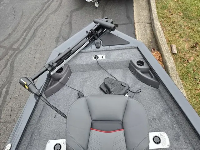 Slide: The Image of Tracker Pro Team 175 TF 2022 - 18