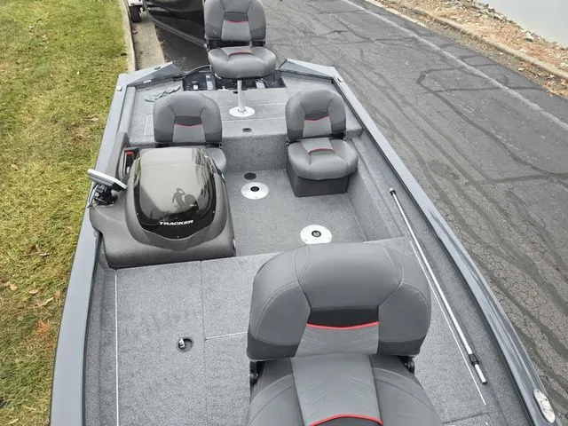 Slide: The Image of Tracker Pro Team 175 TF 2022 - 20