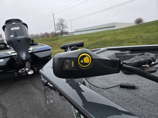 Slide: The Image of Tracker Pro Team 175 TF 2022 - 6