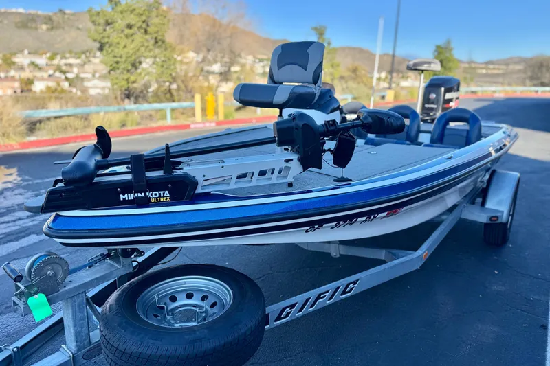 Slide: The Image of 2015 Nitro Z-7 fishing boat on trailer with Minn Kota Ultrex motor. - 4