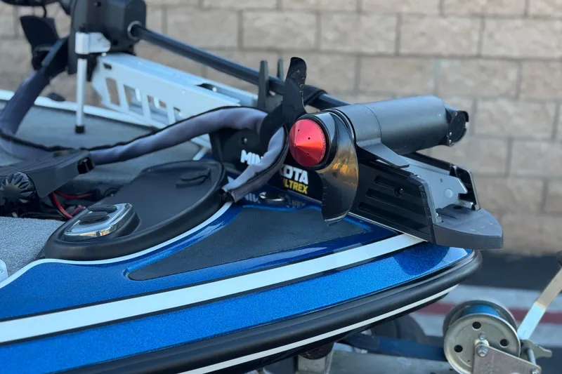 Slide: The Image of 2015 Nitro Z-7 boat with Minn Kota Ultrex trolling motor, close-up view. - 9