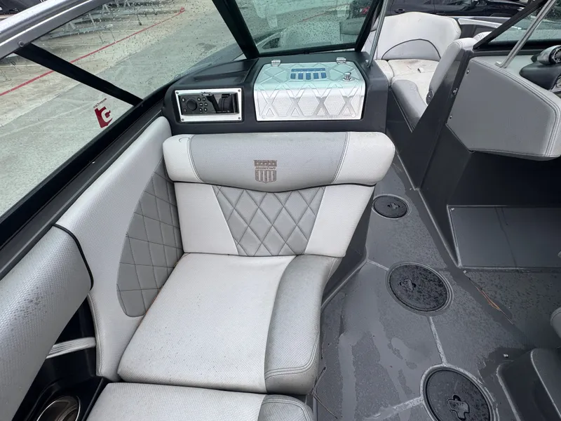 Slide: The Image of MasterCraft X46 2015 - 24