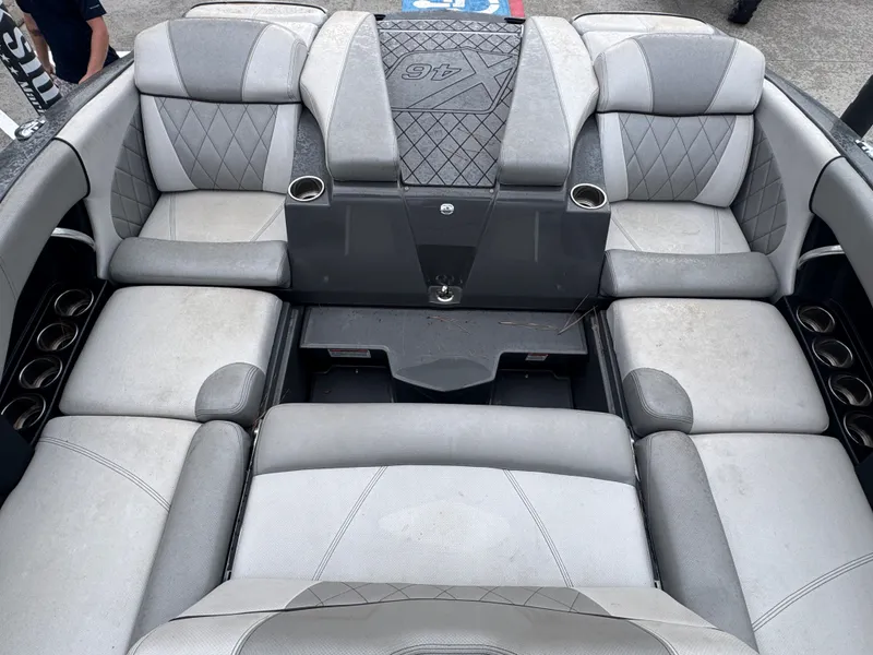 Slide: The Image of MasterCraft X46 2015 - 34