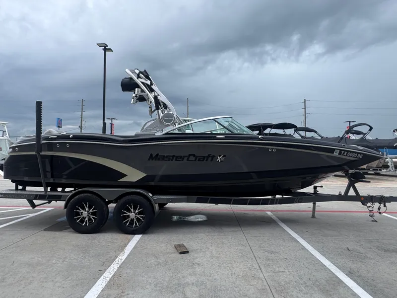 Slide: The Image of MasterCraft X46 2015 - 9