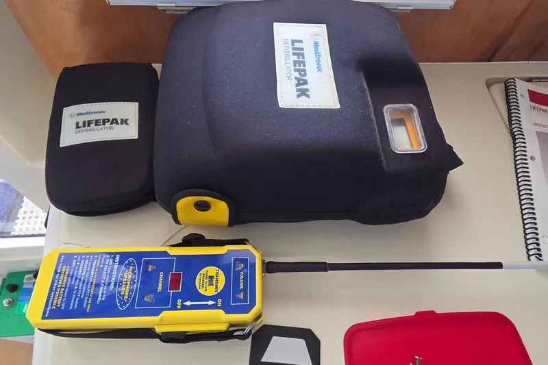 Slide: The Image of Medtronic LIFEPAK defibrillator and emergency equipment on Leopard 47, 2004 model. - 74