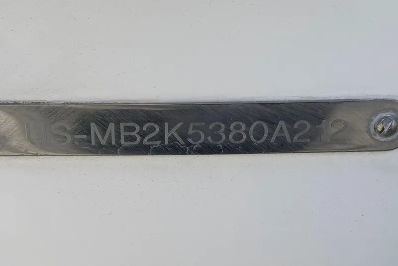 Slide: The Image of Hull identification number on 2012 Malibu Wakesetter 21 VLX boat. - 33