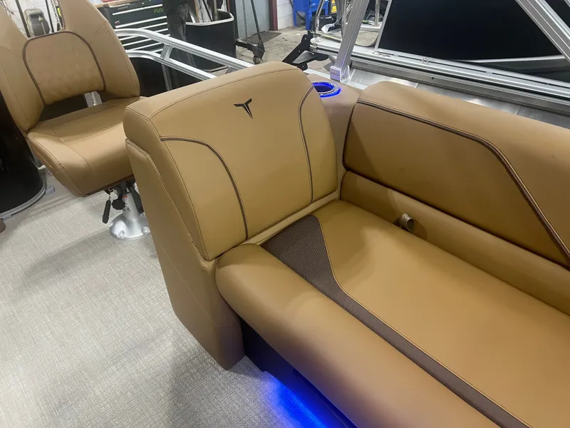 Slide: The Image of Tahoe Sport 2385 Center Console Fish Tritoon & Honda 4-Stroke EFI 2026 - 20