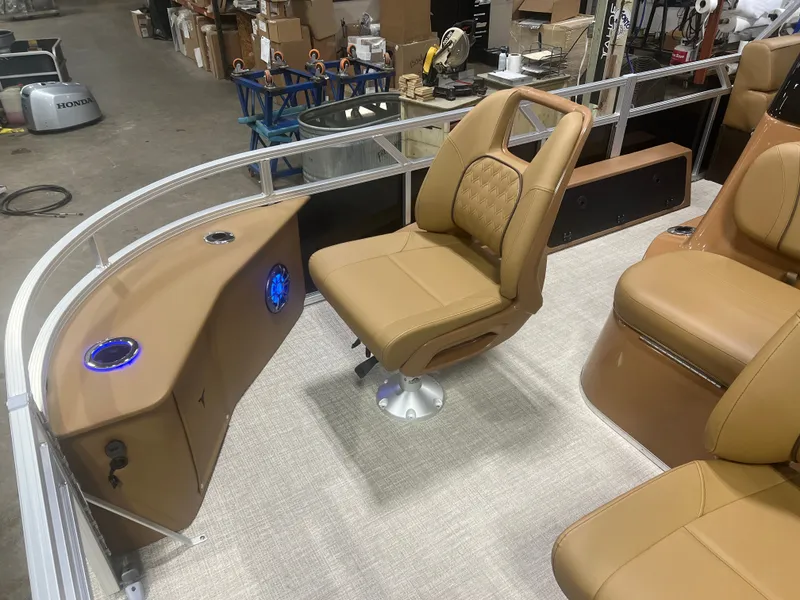 Slide: The Image of Tahoe Sport 2385 Center Console Fish Tritoon & Honda 4-Stroke EFI 2026 - 7