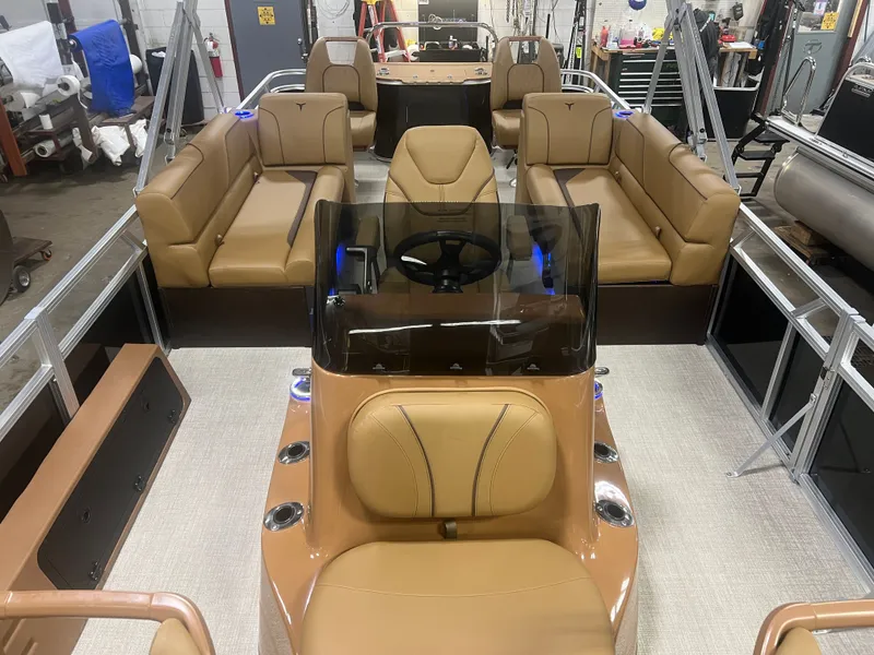 Slide: The Image of Tahoe Sport 2385 Center Console Fish Tritoon & Honda 4-Stroke EFI 2026 - 9
