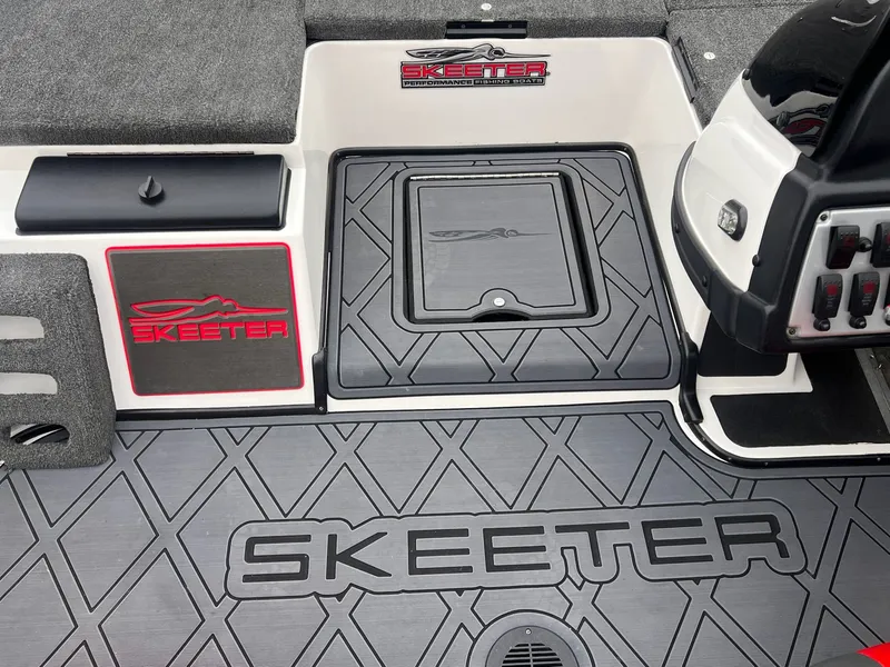 Slide: The Image of Skeeter ZX 250 2011 - 14