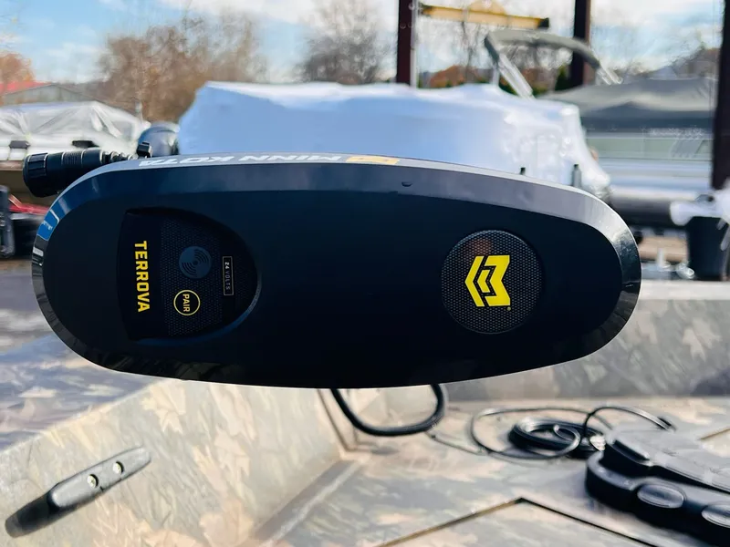 Slide: The Image of Crestliner Retriever FCC 1870 2025 - 25