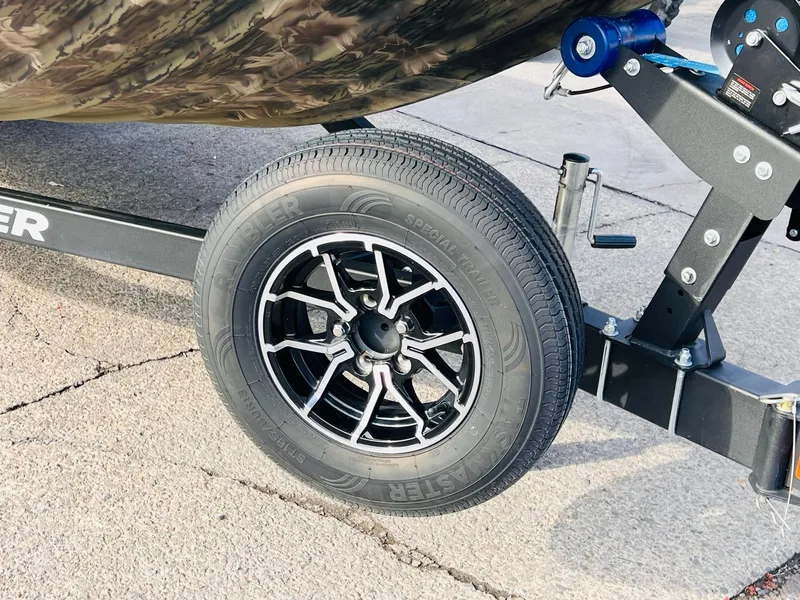 Slide: The Image of Crestliner Retriever FCC 1870 2025 - 31