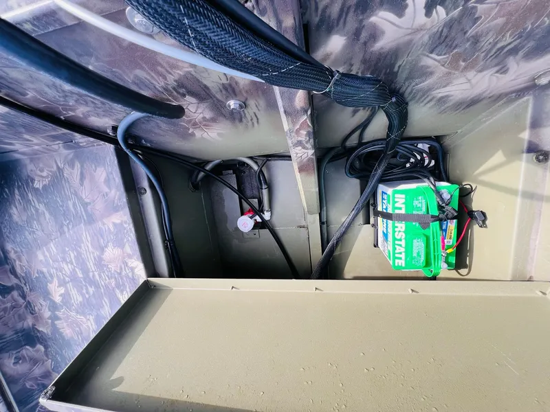 Slide: The Image of Crestliner Retriever FCC 1870 2025 - 32