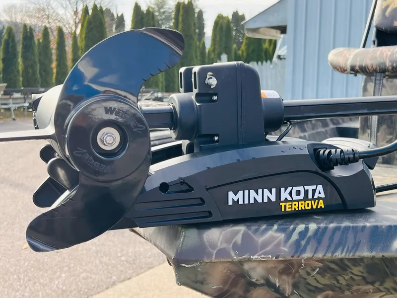 Slide: The Image of Crestliner Retriever FCC 1870 2025 - 34