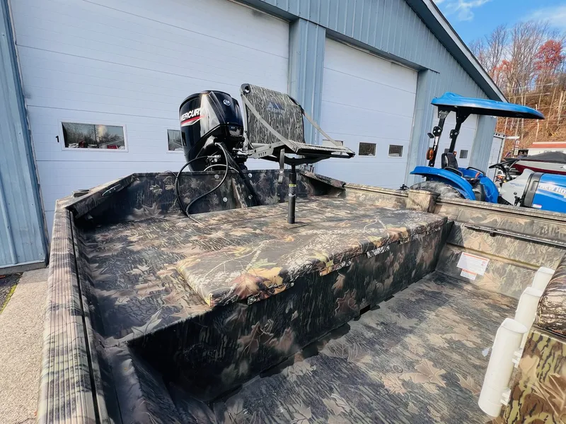 Slide: The Image of Crestliner Retriever FCC 1870 2025 - 5