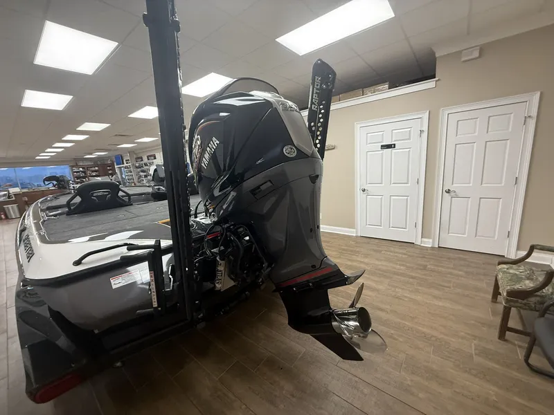 Slide: The Image of Skeeter FXR21 FLEX 2026 - 5