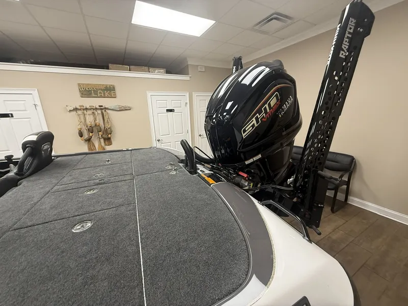 Slide: The Image of Skeeter FXR21 FLEX 2026 - 7