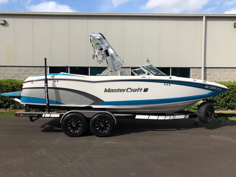 The Image of MasterCraft X23 2015 - 1