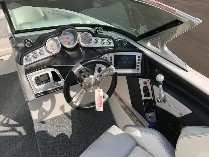 Slide: The Image of MasterCraft X23 2015 - 9