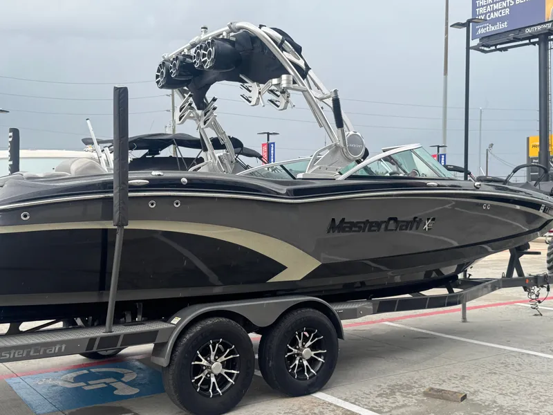 Slide: The Image of MasterCraft X46 2015 - 40