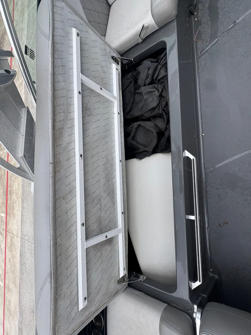 Slide: The Image of MasterCraft X46 2015 - 22