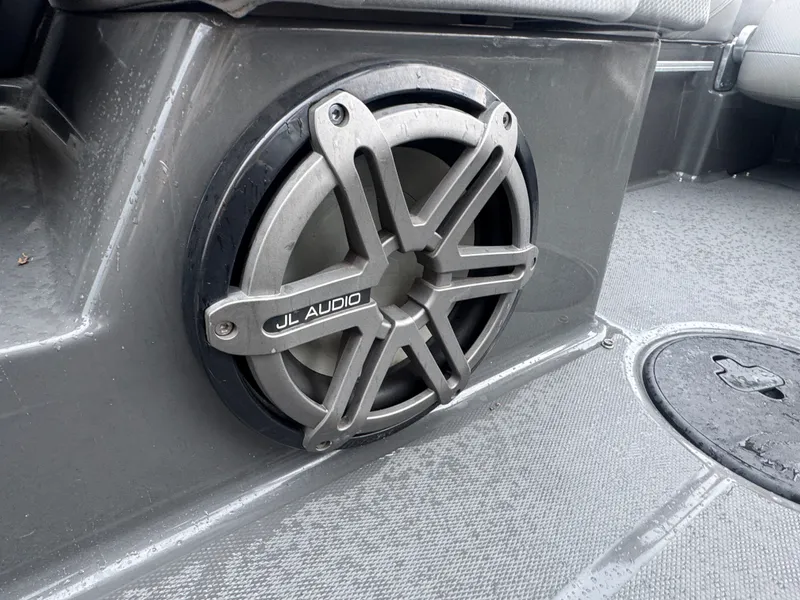 Slide: The Image of MasterCraft X46 2015 - 33