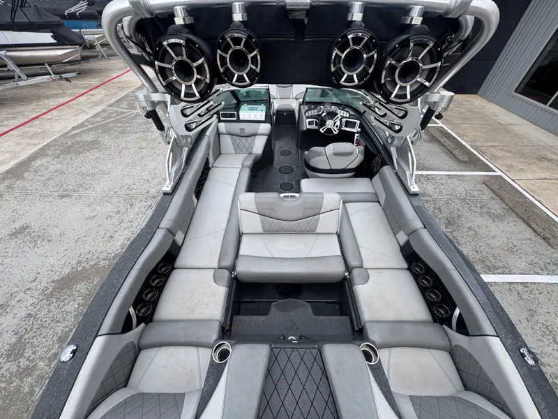 Slide: The Image of MasterCraft X46 2015 - 37