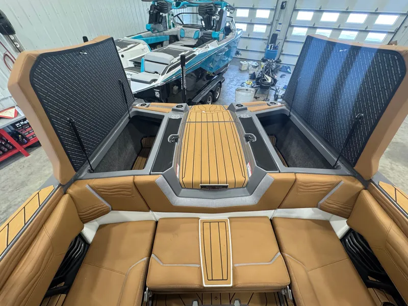 Slide: The Image of Nautique G25 2026 - 8