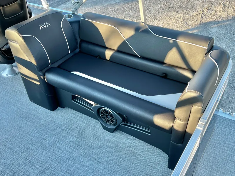 Slide: The Image of Avalon Venture 21' Quad Lounge 2026 - 19