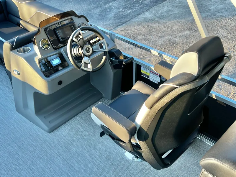 Slide: The Image of Avalon Venture 21' Quad Lounge 2026 - 22