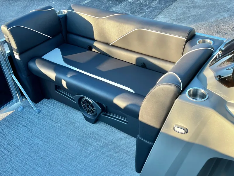 Slide: The Image of Avalon Venture 21' Quad Lounge 2026 - 26