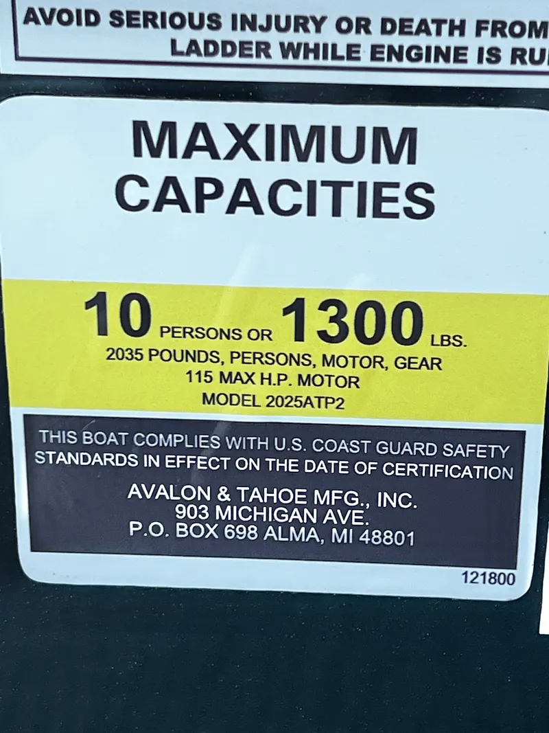 Slide: The Image of Avalon Venture 21' Quad Lounge 2026 - 28