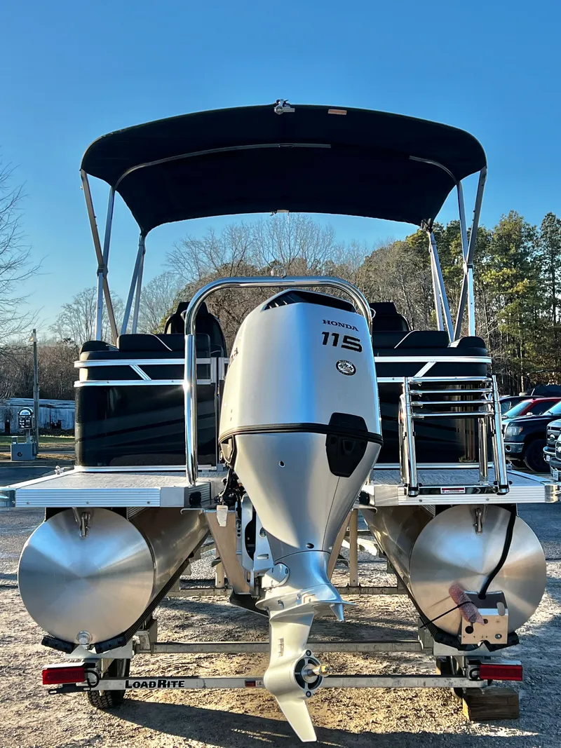 Slide: The Image of Avalon Venture 21' Quad Lounge 2026 - 4