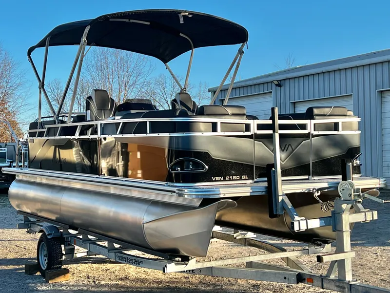 Slide: The Image of Avalon Venture 21' Quad Lounge 2026 - 7