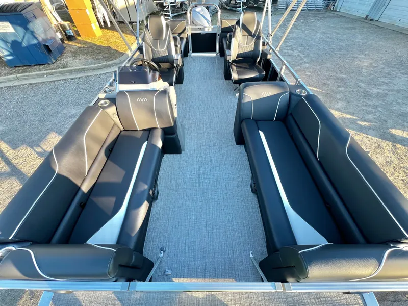 Slide: The Image of Avalon Venture 21' Quad Lounge 2026 - 8