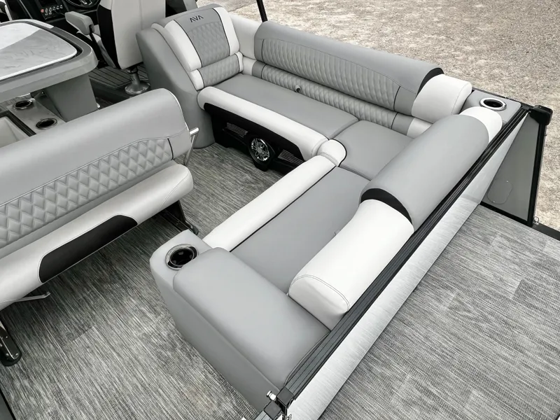 Slide: The Image of Avalon Catalina 25' Entertainer Triple-Toon 2026 - 21