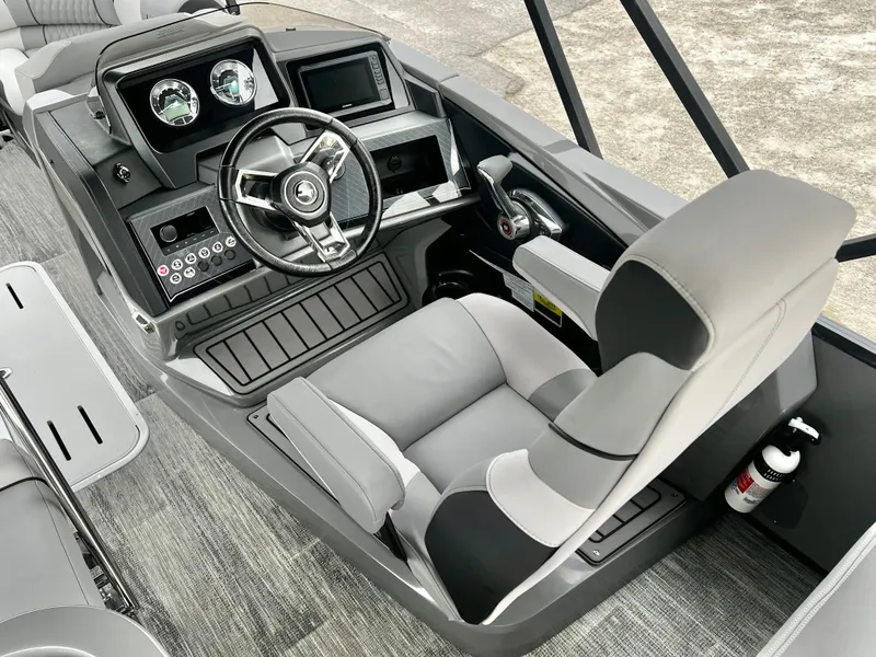 Slide: The Image of Avalon Catalina 25' Entertainer Triple-Toon 2026 - 27