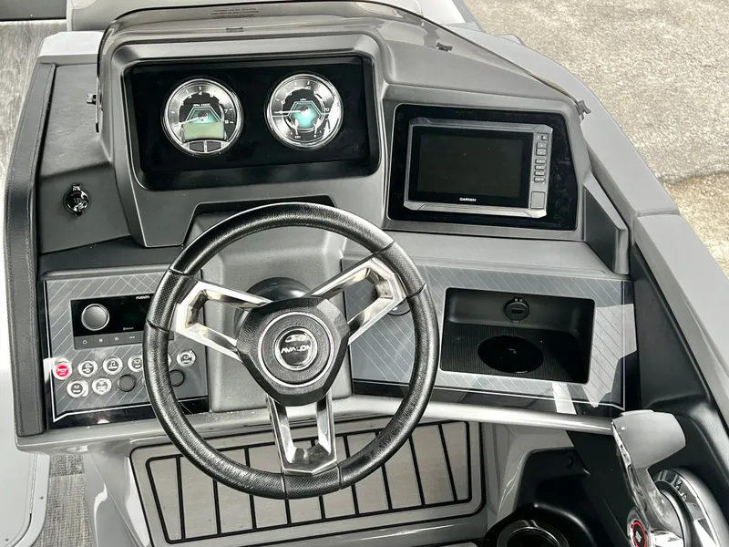 Slide: The Image of Avalon Catalina 25' Entertainer Triple-Toon 2026 - 28