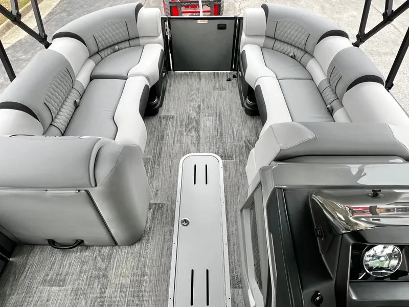 Slide: The Image of Avalon Catalina 25' Entertainer Triple-Toon 2026 - 29