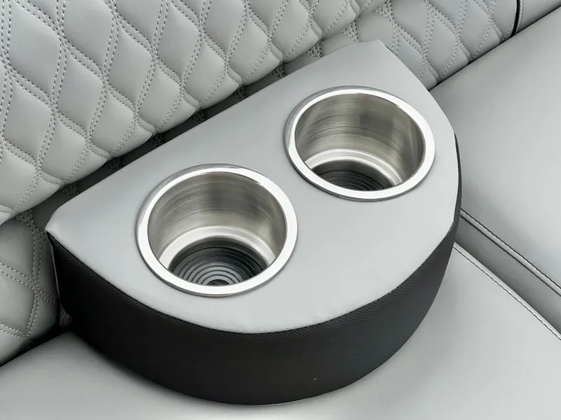 Slide: The Image of Avalon Catalina 25' Entertainer Triple-Toon 2026 - 33