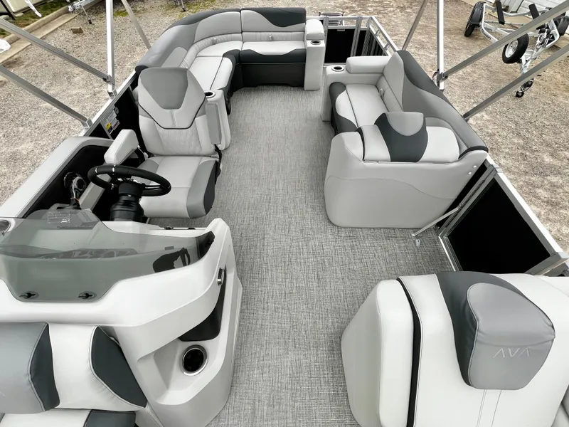 Slide: The Image of Avalon LSZ 23' Elite Triple-Toon 2026 - 11