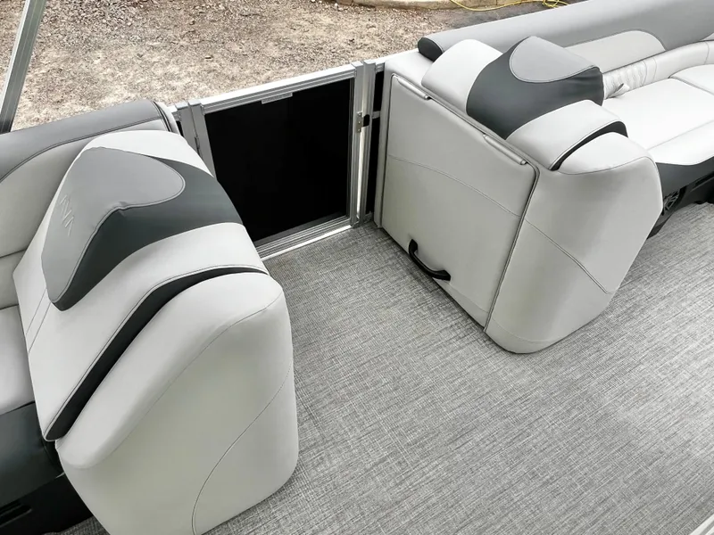 Slide: The Image of Avalon LSZ 23' Elite Triple-Toon 2026 - 24