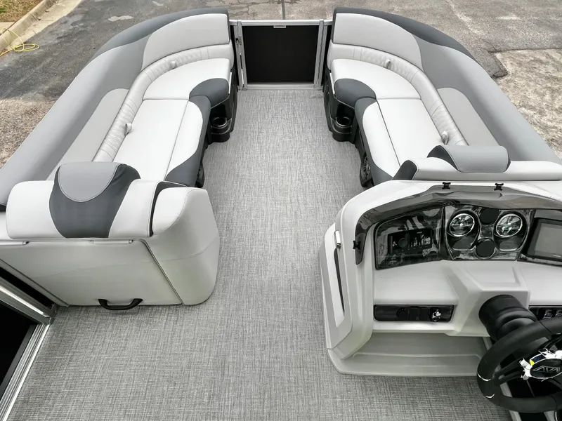 Slide: The Image of Avalon LSZ 23' Elite Triple-Toon 2026 - 25