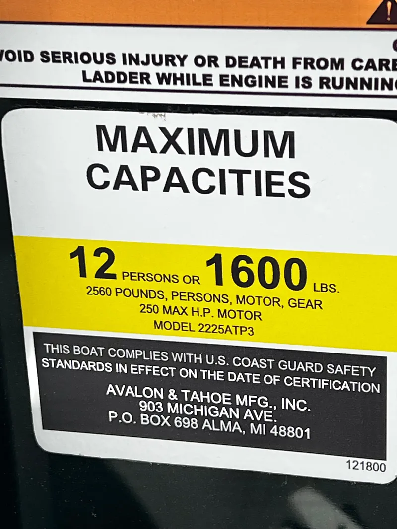 Slide: The Image of Avalon LSZ 23' Elite Triple-Toon 2026 - 28